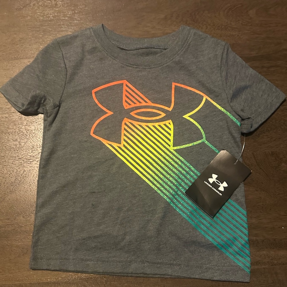 NWT Under Armour
Little Boys 2T-7 Short Sleeve Fading Logo T-Shirt